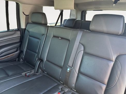 Used 2020 Chevrolet Suburban LT RWD image 13