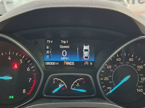 Used 2017 Ford Escape SE w/ Equipment Group 201A AWD/4WD image 9