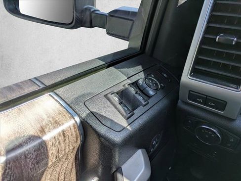Used 2019 Ford F250 Lariat w/ Lariat Ultimate Package image 19