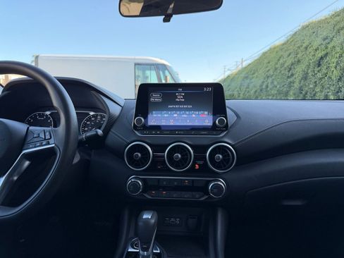 Used 2025 Nissan Sentra SV image 17