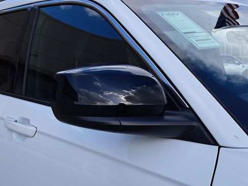 Used 2025 Jeep Grand Cherokee L Laredo image 13