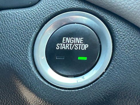 Used 2022 Chevrolet Equinox LS AWD/4WD image 17