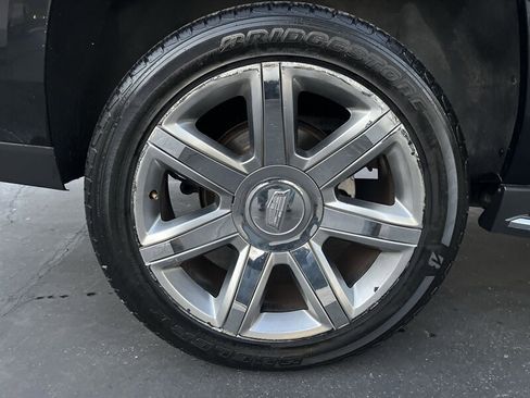 Used 2020 Cadillac Escalade ESV Luxury image 17