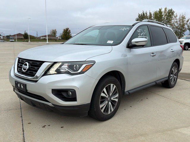 Used 2017 Nissan Pathfinder SL AWD/4WD image 2