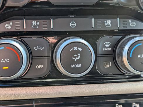 Used 2019 RAM 1500 Laramie image 28