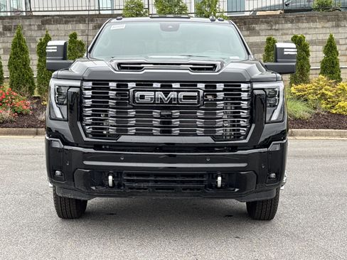 Used 2026 GMC Sierra 3500 Denali Ultimate AWD/4WD image 3