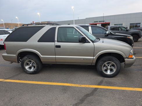 Used 2001 Chevrolet Blazer LS w/ Preferred Equipment Group RWD image 1