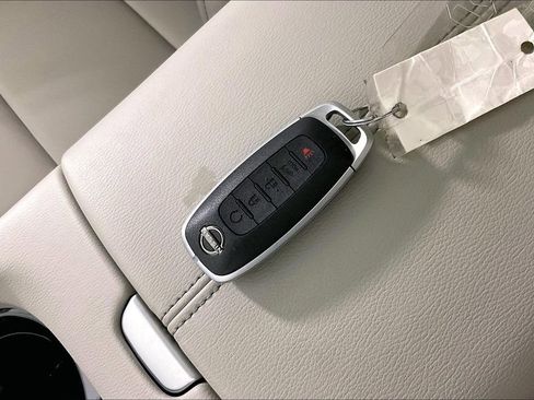 Used 2025 Nissan Murano SL image 14