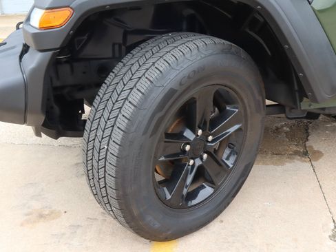 Used 2021 Jeep Wrangler Unlimited Sport AWD/4WD image 18