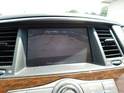 Used 2017 Nissan Armada SV image 28