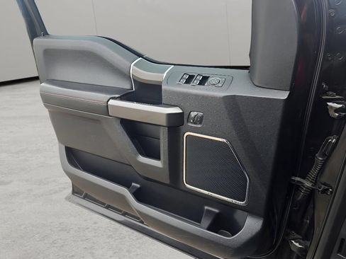 Used 2018 Ford F150 Lariat w/ Equipment Group 502A Luxury AWD/4WD image 15
