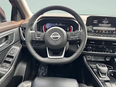 Used 2023 Nissan Rogue Platinum w/ Platinum Premium Package AWD/4WD image 16