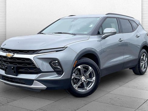 Used 2024 Chevrolet Blazer LT FWD image 12