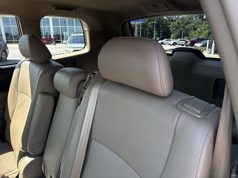 Used 2012 Toyota Highlander Limited w/ Tow Pkg FWD image 25