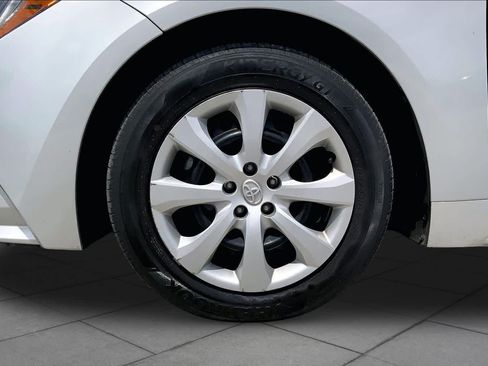 Used 2024 Toyota Corolla LE FWD image 11