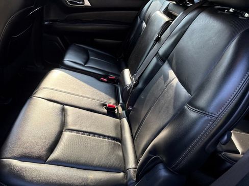 Used 2015 Nissan Pathfinder Platinum AWD/4WD image 10