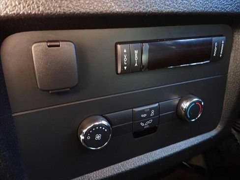 Used 2017 Ford Expedition XLT image 11