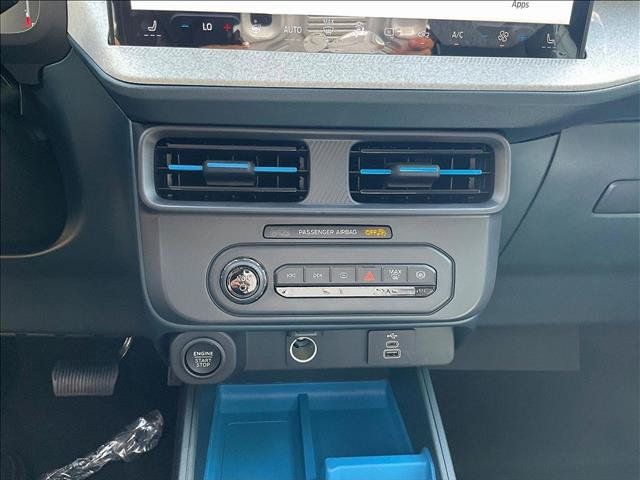 New 2026 Ford Maverick XLT w/ XLT Luxury Package FWD image 18