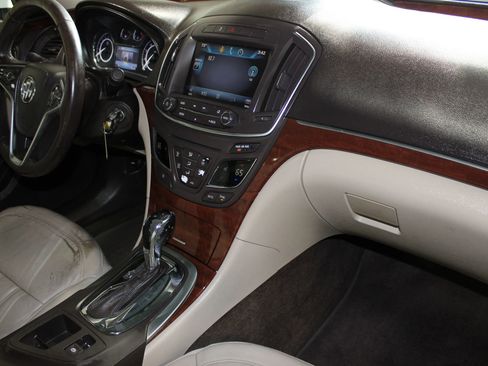 Used 2014 Buick Regal FWD image 25