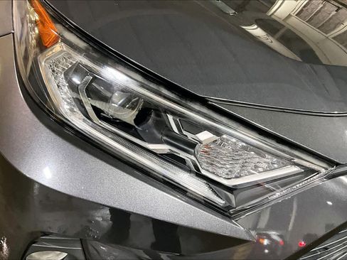 Used 2019 Toyota RAV4 XLE w/ Convenience Package image 28