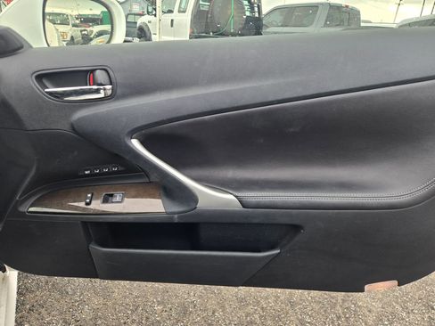 Used 2014 Lexus IS 250C w/ Luxury Package image 13