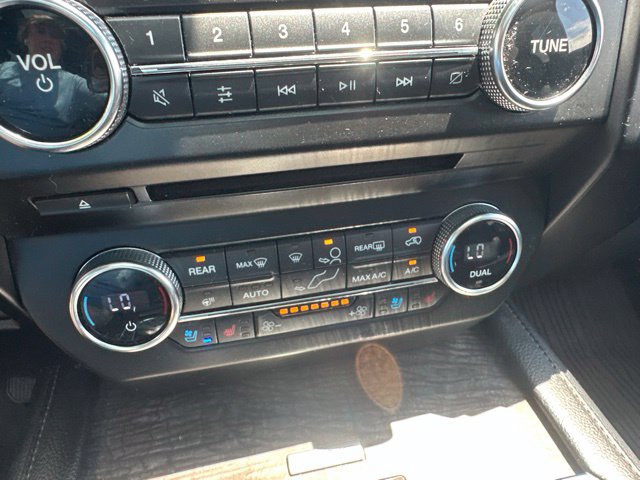 Used 2018 Ford Expedition Limited RWD image 25