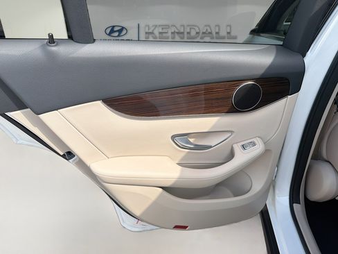 Used 2022 Mercedes-Benz GLC 300 w/ Premium Package Lite image 23
