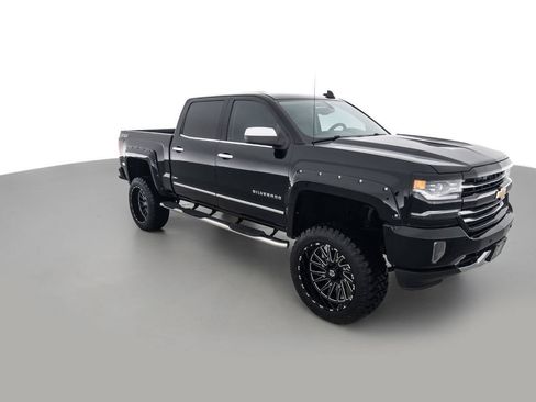 Used 2017 Chevrolet Silverado 1500 LTZ Z71 w/ LTZ Plus Package image 3