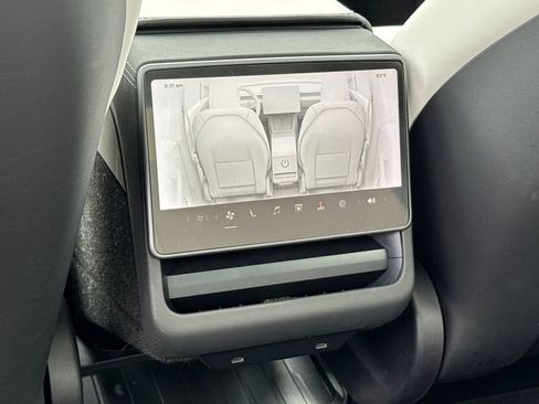 Used 2026 Tesla Model Y 2WD image 14