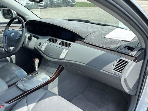 Used 2009 Toyota Avalon Limited FWD image 22