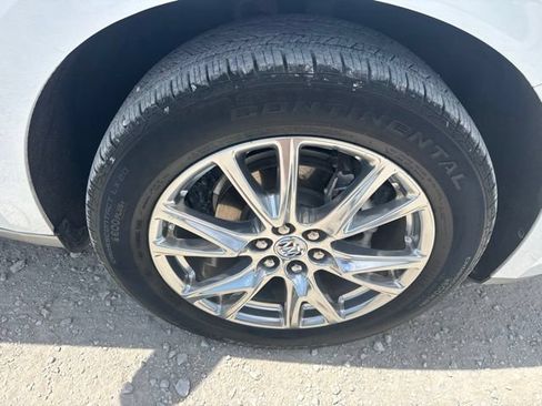 Used 2024 Buick Enclave Premium FWD image 31