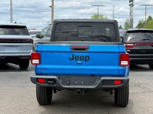 Used 2022 Jeep Gladiator Sport AWD/4WD image 38