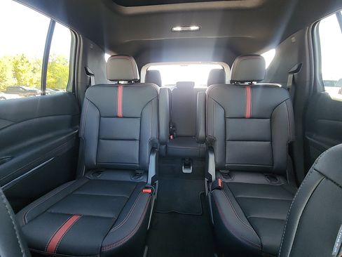 New 2026 Chevrolet Traverse RS image 24