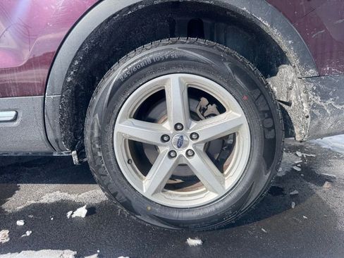 Used 2018 Ford Explorer XLT w/ Equipment Group 202A image 25