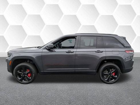 Certified 2025 Jeep Grand Cherokee Limited w/ Black Appearance Package AWD/4WD image 6
