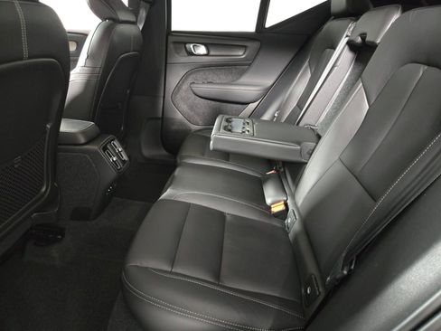 Used 2023 Volvo XC40 B5 Ultimate w/ Climate Package image 12