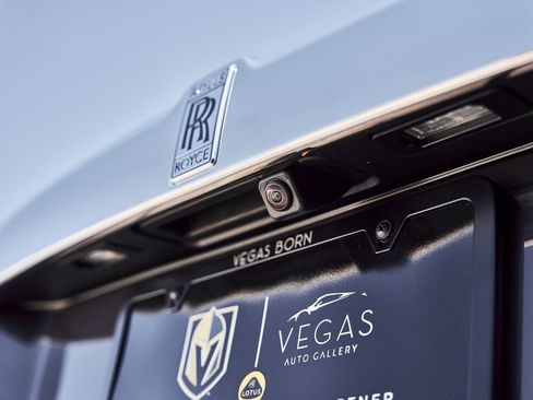 Used 2025 Rolls-Royce Phantom Sedan RWD image 14