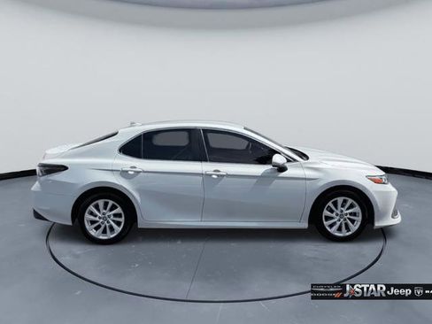 Used 2023 Toyota Camry LE image 4