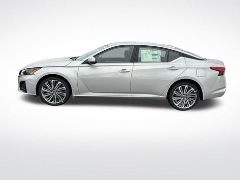 New 2025 Nissan Altima 2.5 SL image 2