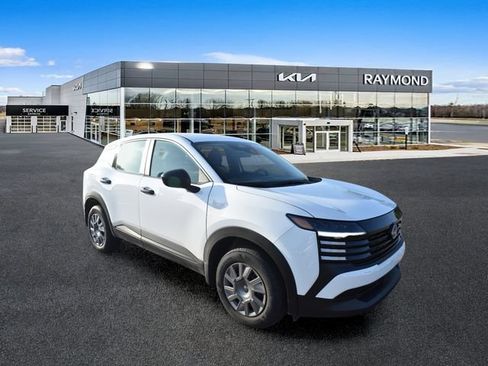 Used 2025 Nissan Kicks S FWD image 10