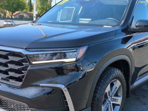 Used 2023 Honda Pilot EX-L image 9