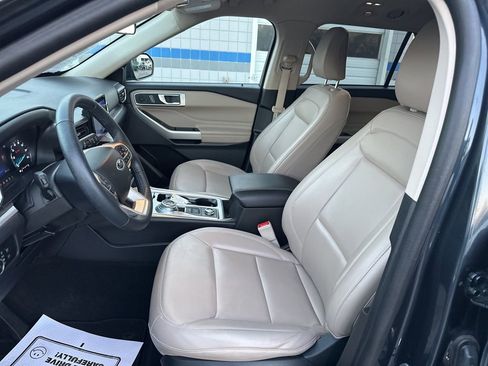 Used 2023 Ford Explorer XLT w/ Equipment Group 202A image 16