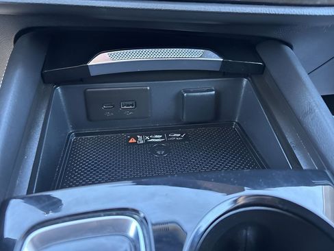 Used 2025 Buick Envision Sport Touring image 31