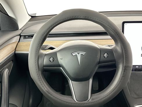 Used 2023 Tesla Model 3 Standard Range image 17