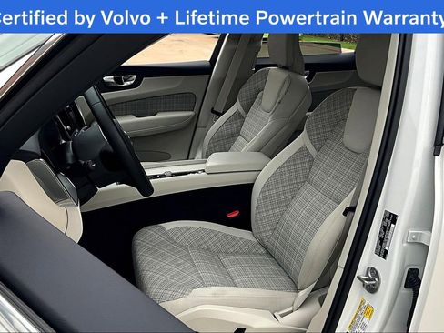 Used 2022 Volvo XC60 B5 Momentum image 31