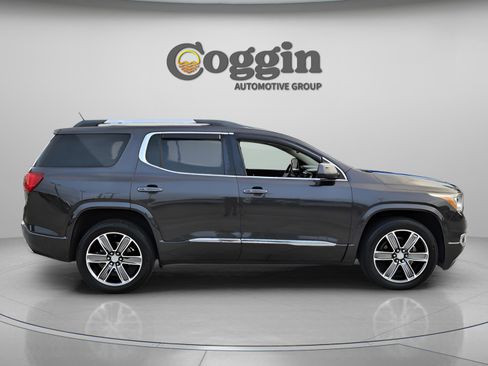 Used 2017 GMC Acadia Denali image 6