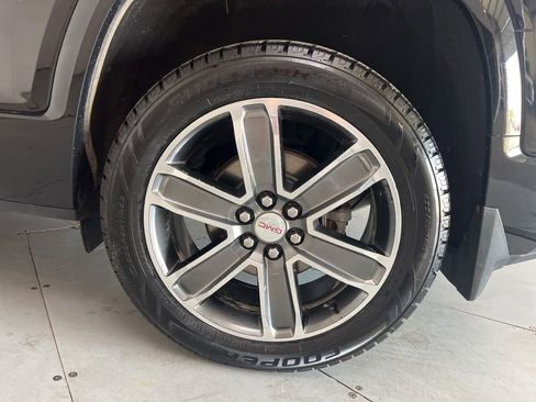 Used 2017 GMC Acadia Denali w/ Technology Package AWD/4WD image 16