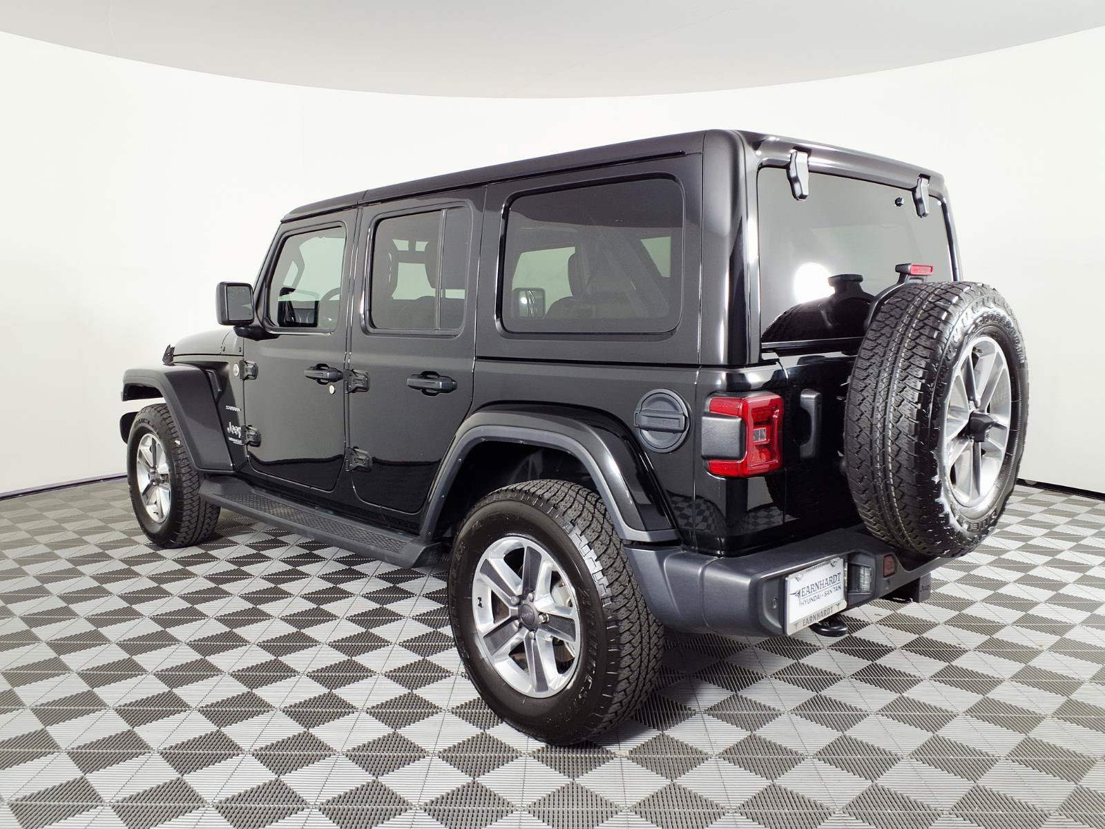 Used 2021 Jeep Wrangler Unlimited Sahara AWD/4WD image 6