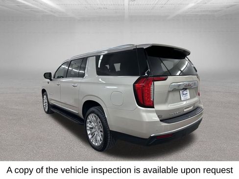 Used 2023 GMC Yukon XL SLT AWD/4WD image 10