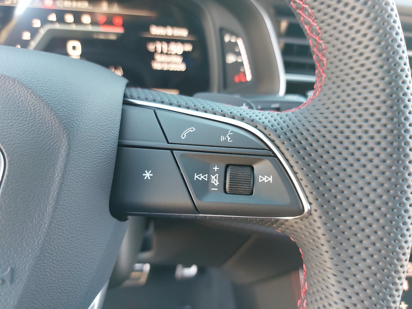 New 2027 Audi SQ8 Prestige AWD/4WD image 18